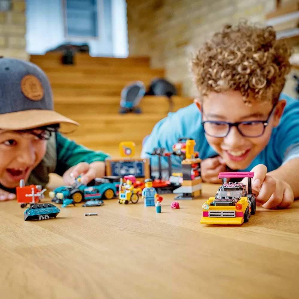 City: Custom Car Garage-3
