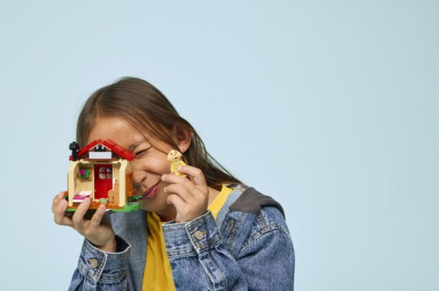 LEGOAR Animal Crossing Goldie's Cozy House-3